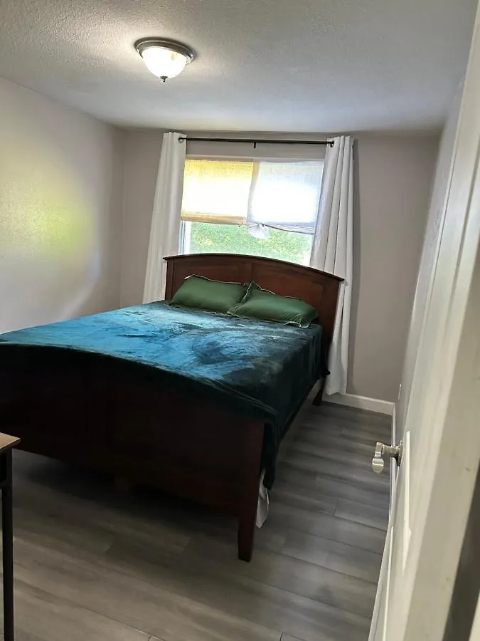 Units Near Usf - Rubyroom, Redroom, Emerald Place Tampa Feriehus