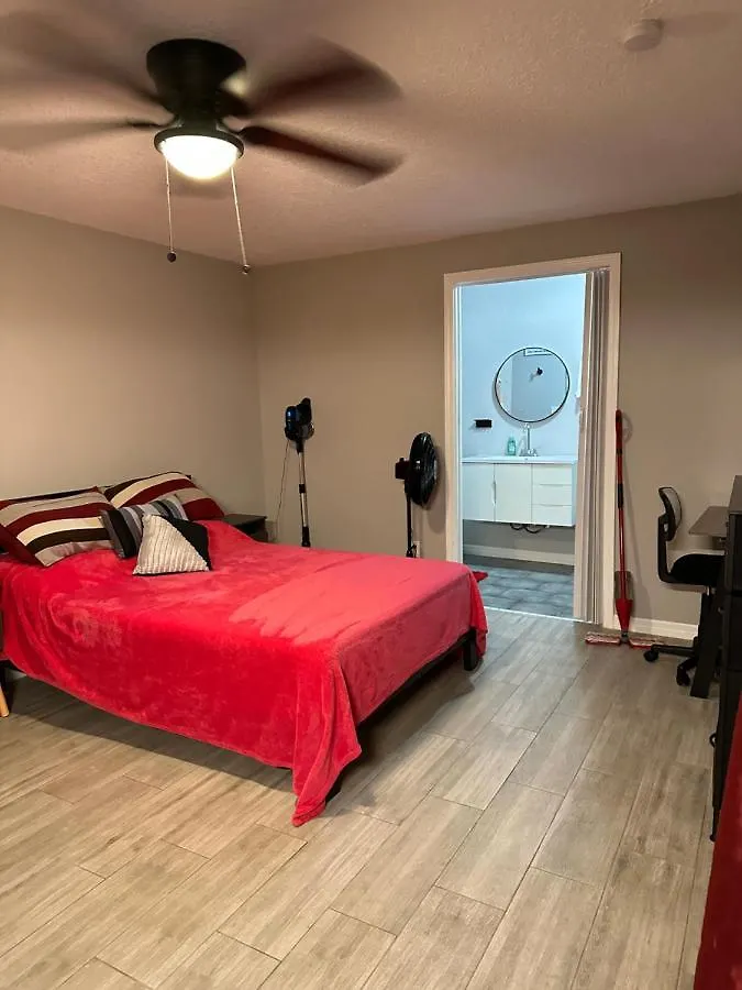 Units Near Usf - Rubyroom, Redroom, Emerald Place Tampa 0*,  USA