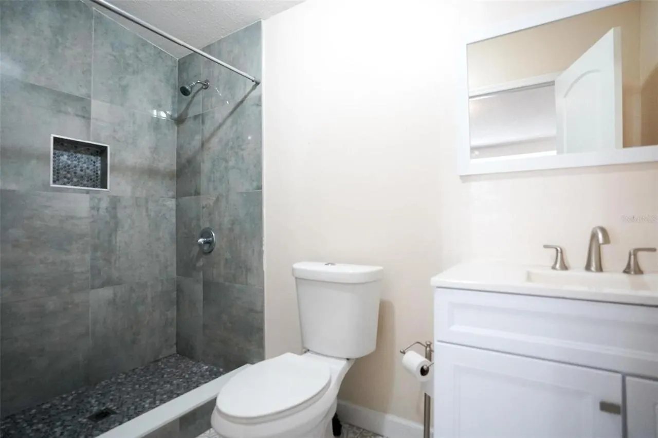 Units Near Usf - Rubyroom, Redroom, Emerald Place Tampa 0*,