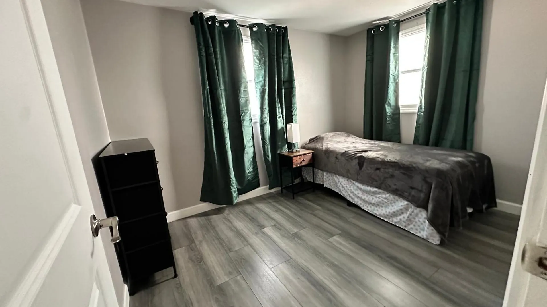 Feriehus Units Near Usf - Rubyroom, Redroom, Emerald Place Tampa USA